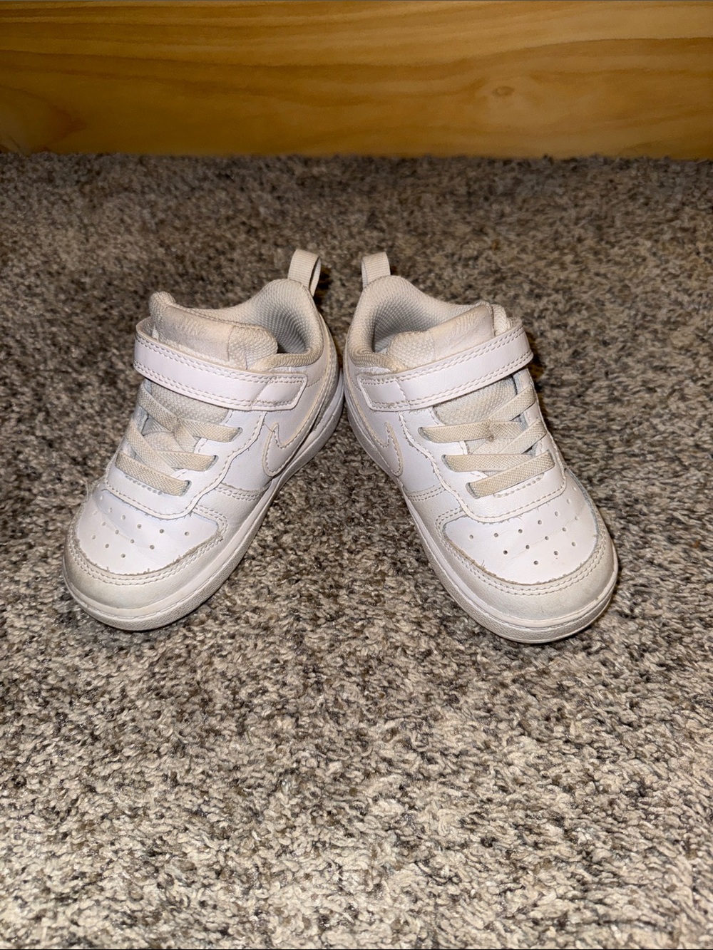 Nike Kids White Velcro Strap Sneakers